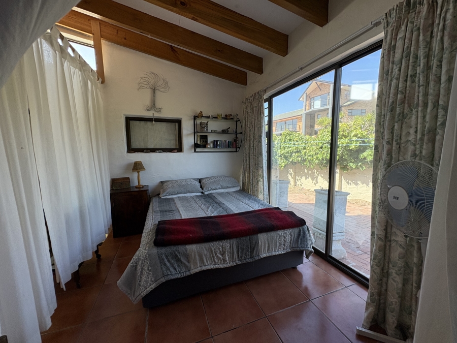 4 Bedroom Property for Sale in Pearl Bay Western Cape